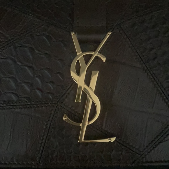 Saint Laurent Monogramm small flap bag. - Picture 6 of 10